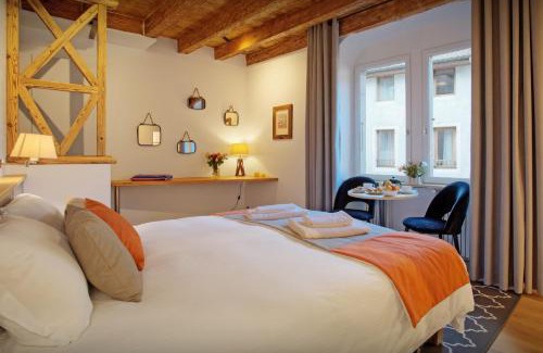 Annecy Old Town Ski Chalet | Le SwansDoors - OVO Network