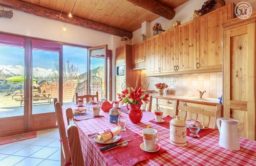 Albiez-Montrond House | LE Talapet - Moisette