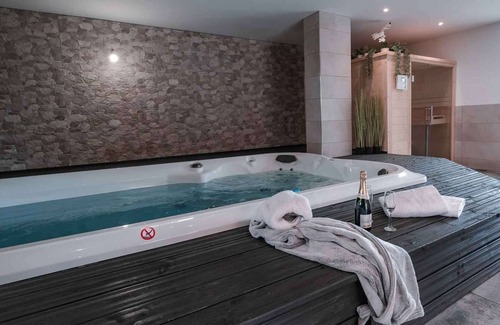 Roquemaure House | Le Templier - Swim spa - Hamman - Sauna - 14 pers