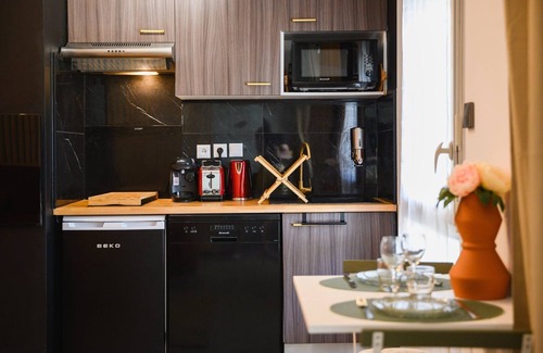 Colomiers Apartment | Le Terra Rosa ~ Parking ~ Near Airbus