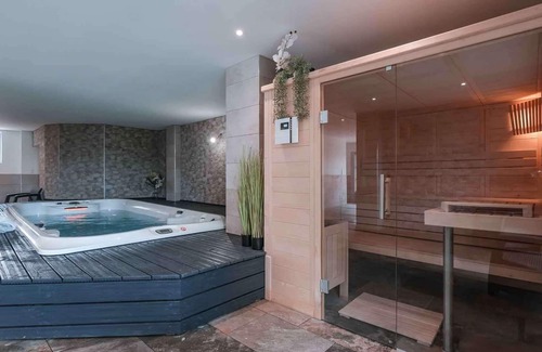 Roquemaure House | Le Vignoble - Swim spa - Hamman - Sauna - 12 pers