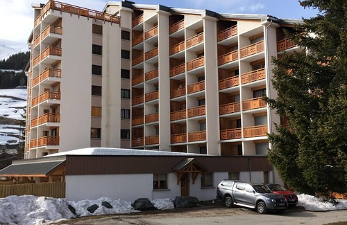 Les Deux Alpes Apartment | LE66: Fully refurbished apartment, with view of the mountains and next to slopes