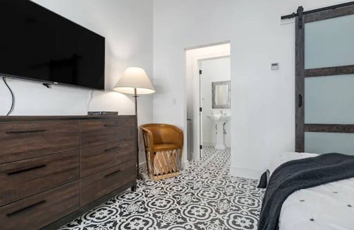 Mason Apartment | Lea Lou Lodge #1 on the Square