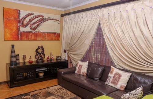 Centurion House | Lecawi Guest House is an exclusive establishment with well comfortable rooms