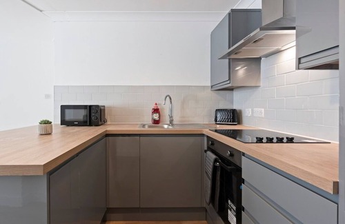 Leeds Apartment | Leeds Central Retreat - Parking