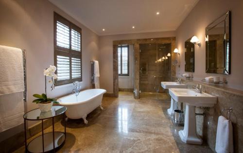Franschhoek Hotel | Leeu Estates