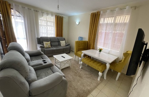 Kisumu House | Lefad-4Bedrooms own compound, serene town house in Milimani(0715511970)