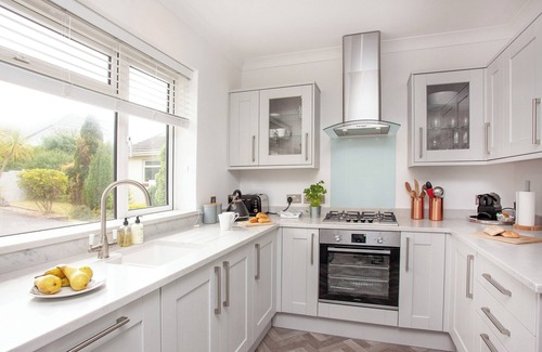 Paignton Cottage | Leighwood Cottage is perfect for a romantic getaway.