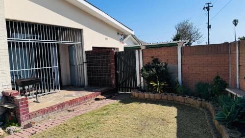 Parow House | Leisure Lodges Family Room Parow