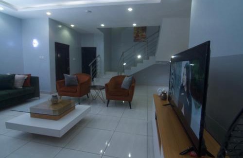 Ofin House | Lekki holiday shortlet