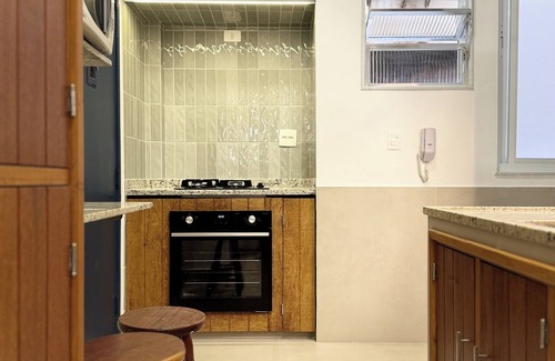 Leme Apartment | Leme 904 - Recently renovated, modern amenities, prime location: beachfront