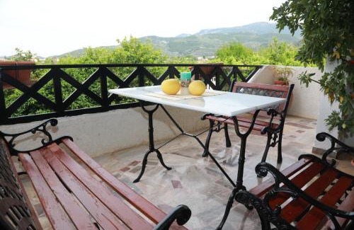 Troizinia House | Lemon tree house