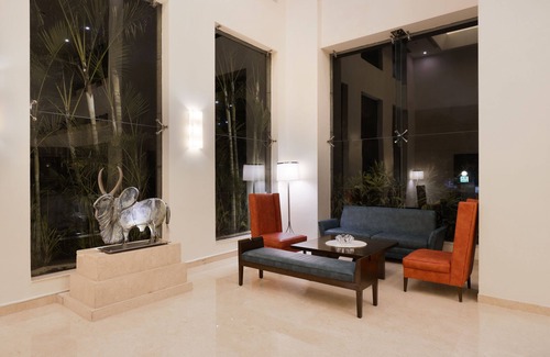 Bengaluru Hotel | Lemon Tree Premier, Ulsoor Lake, Bengaluru