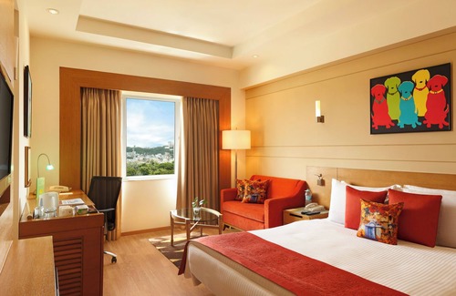 Bengaluru Hotel | Lemon Tree Premier, Ulsoor Lake, Bengaluru