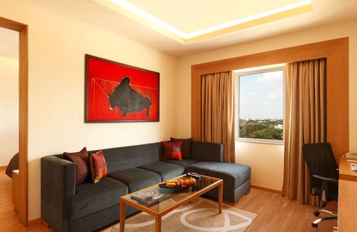 Bengaluru Hotel | Lemon Tree Premier, Ulsoor Lake, Bengaluru