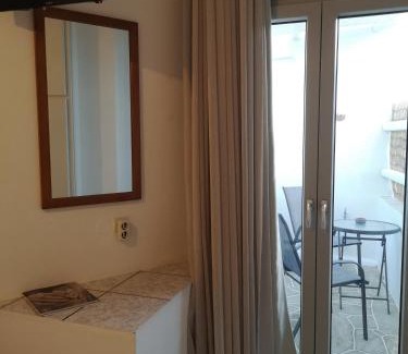 Platis Gialos House | Lemonia rooms 2