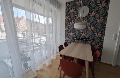 Lend Apartment | Lend City Apartment Family self-check-in