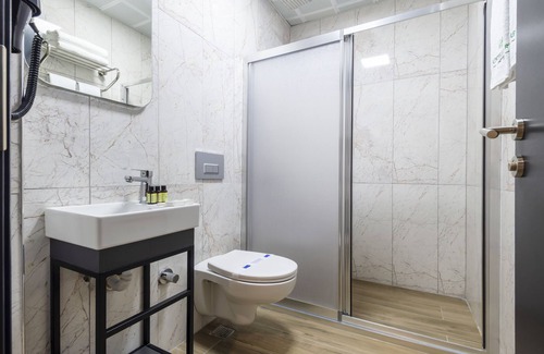 Arnavutkoy Hotel | Lenora Airport Hotel