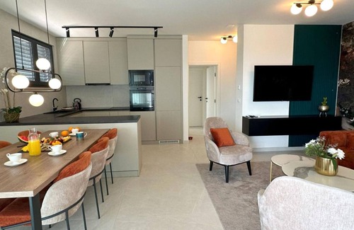 Kozino Apartment | Leonarda Waterfront Residences