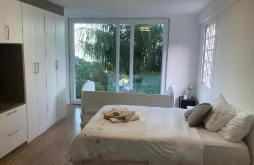 Barra de Guaratiba House | Leonardi's Sunset House
