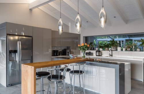 Scott Estate House | Leopard Rock arguably the most exclusive and prominent position in Hout Bay.