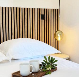 Six-Fours-les-Plages Apartment | Les cabanes d'Anima - Suite Verveine - 30m from beach