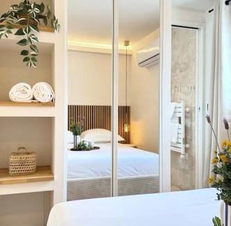 Six-Fours-les-Plages Apartment | Les cabanes d'Anima - Suite Verveine - 30m from beach