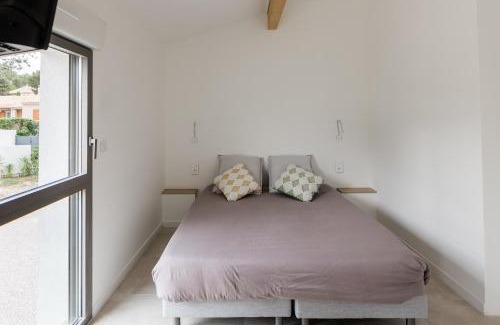 Carnoux-en-Provence Apartment | Les Calanques - Clim et Jacuzzi