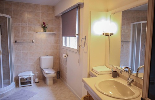 Valensole Hotel | Les Chambres D'hotes De Valensole