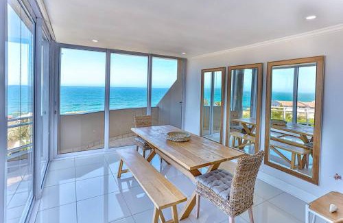 Shaka's Rock Apartment | Les Dauphine 3 - Premier Beach Front Apartment