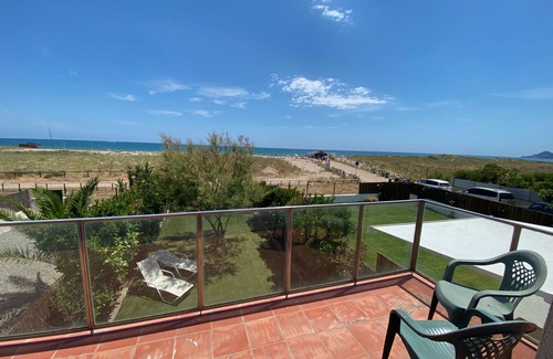 Mas Pinell Ski Chalet | Les Dunes 04 - Beachfront, A/C and with pool