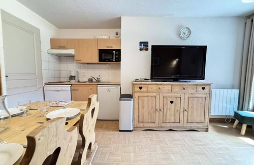 Flumet Apartment | Les Evettes Chalets - Apartment at the foot of the slopes of the diamond space