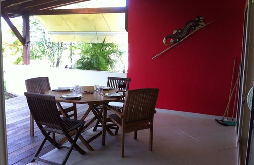 Saint-Francois Cottage | LES GITES DE L'ANSE 2p St François, Swimming pool, Near the beach