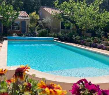 Eyragues House | Les Hauts d'Eyragues gite Rêverie Meublé classé 4 étoiles