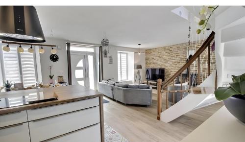 Matignon House | Les Hirondelles