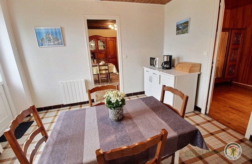 Plemet House | Les Hortensias à la Cuique