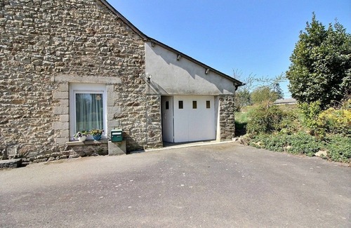 Plemet House | Les Hortensias à la Cuique