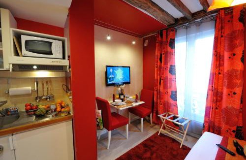 Arts-et-Metiers Apartment | Les Patios du Marais 1