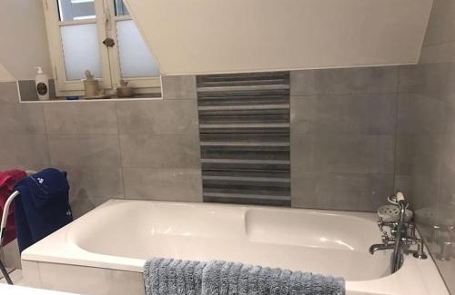 Bourgogne Apartment | Les Pensées - Chambre Turner