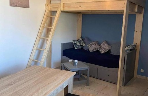 Froidchapelle Apartment | Les pieds dans l eau