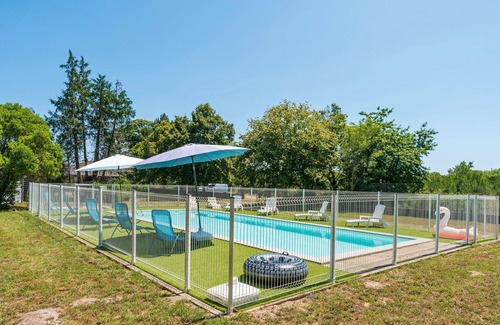 Lesperon Apartment | 'Les Pins - Domaine Des Landes' with Shared Pool, Private Covered Terrace and Shared Garden