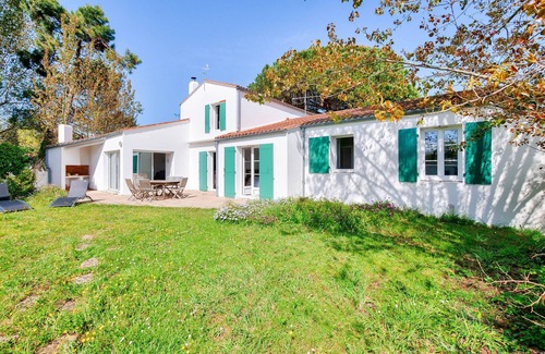 Les Portes-en-Re Ski Chalet | Les Portes en Ré, house with garden for 7