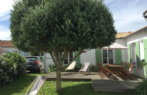 Les Portes-en-Re Villa | Les Portes en ré, Nice villa with garden in the center of the village.