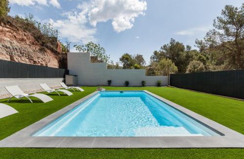 Castellnou de Bages Ski Chalet | Les Roques