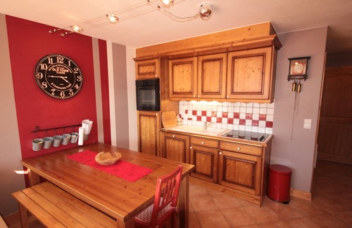 Bisanne 1500 Apartment | Les Saisies: Cozy 3 rooms, 2 baths, balcony, parking, 6 pers