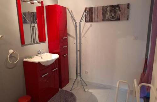 Saint-Martial-de-Vitaterne House | LES VOLETS BLEUS