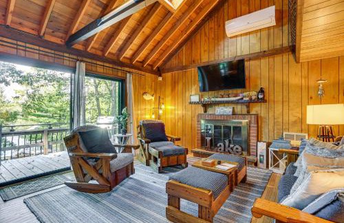 Greentown House | Less Than 1 Mi to Lake Cabin with Hot Tub in Greentown!