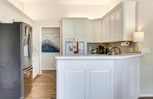 Edmond House | Less Than 1 Mi to Oak Tree National Cozy Getaway!