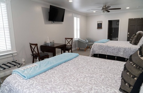 Zion National Park South Entrance Bed & Breakfast | Less than 10 minutes to Zion Nat'l Park Entrance, Newly renovated B&B in quiet town, with private en suite bathroom with e-bikes available for rental.