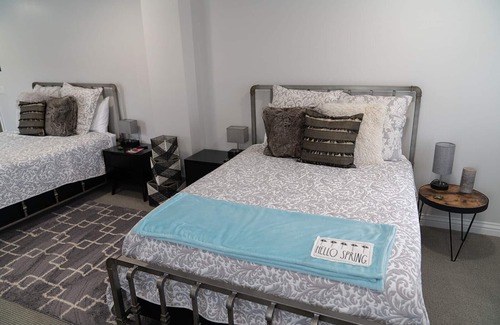 Zion National Park South Entrance Bed & Breakfast | Less than 10 minutes to Zion Nat'l Park Entrance, Newly renovated B&B in quiet town, with private en suite bathroom with e-bikes available for rental.